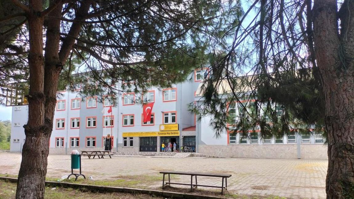 Karadeniz Mesleki ve Teknik Anadolu Lisesi Fotoğrafı